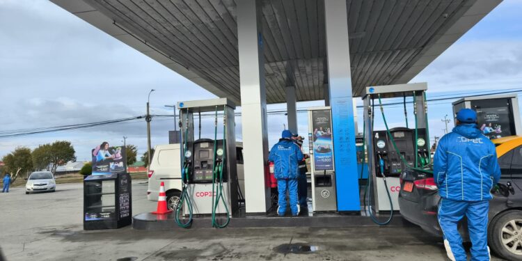 Tensión por alza de bencinas desata incidentes en servicentros de Punta Arenas