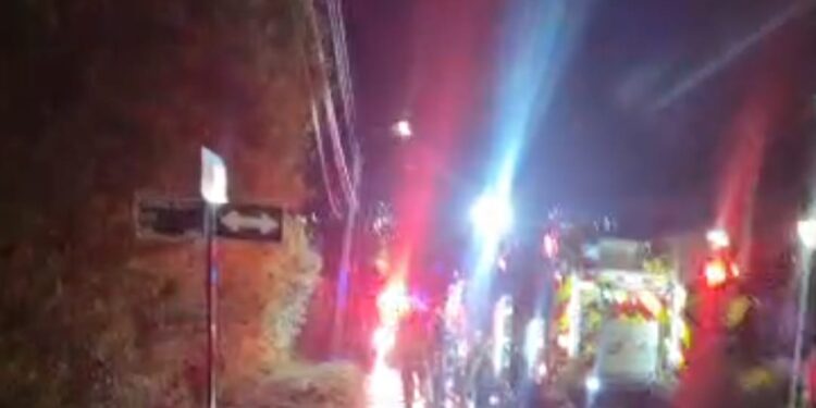 Incendio en Punta Arenas deja a joven lesionada, habría iniciado el fuego en intento de suicidio