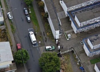 Persecución de película en Punta Arenas: ladrón se ocultó en cementerio y fue capturado con dron policial