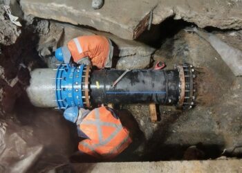 Aguas Magallanes finaliza reparación de matriz principal sin cortes de suministro en Punta Arenas