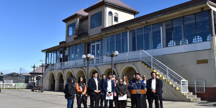 Presidente Boric supervisa expropiación del ex Club Hípico para convertirlo en gran parque urbano en Punta Arenas