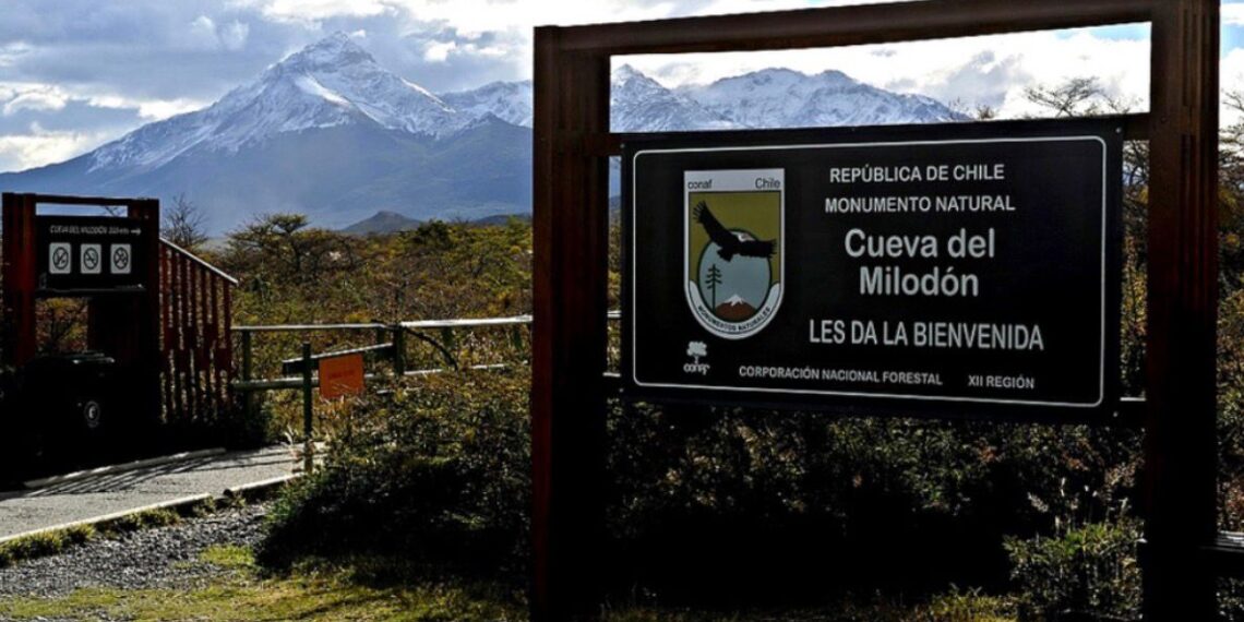 Una persona lesionada deja volcamiento vehicular en sector Cueva del Milodón