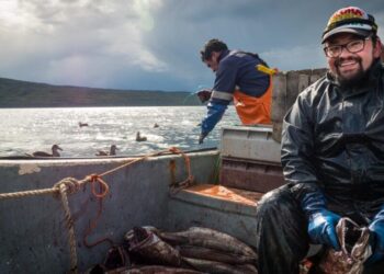 Artículo de investigador magallánico sobre la gestión indígena marina de Nación Haida fue nominado a destacado Premio Rachel Carson.