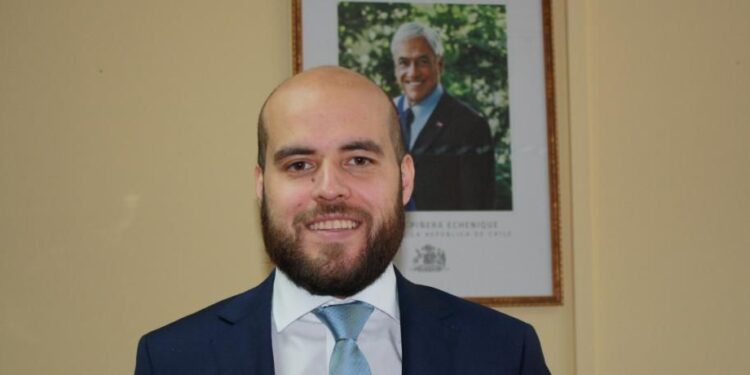 Jacques Roux asume como nuevo seremi del Deporte en Magallanes y destaca experiencia en gestión pública