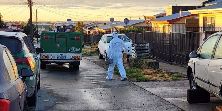 Investigan homicidio de adulto mayor hallado sin vida al interior de una vivienda en Punta Arenas