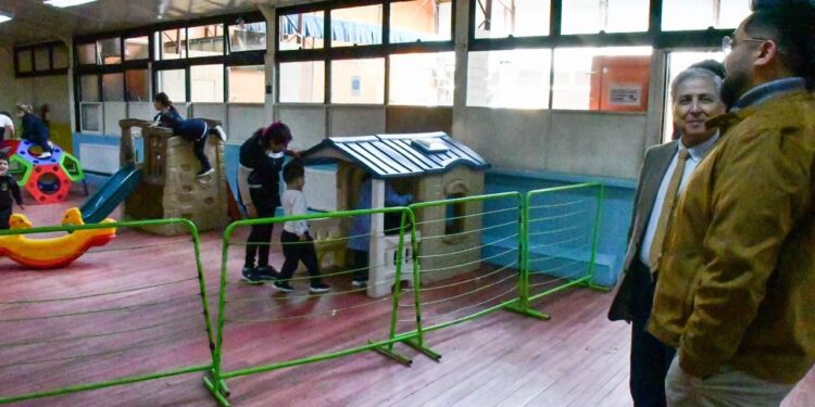 Liceo Donald Mc Intyre Griffiths inicia año escolar 2026 con nuevo director interino en Puerto Williams