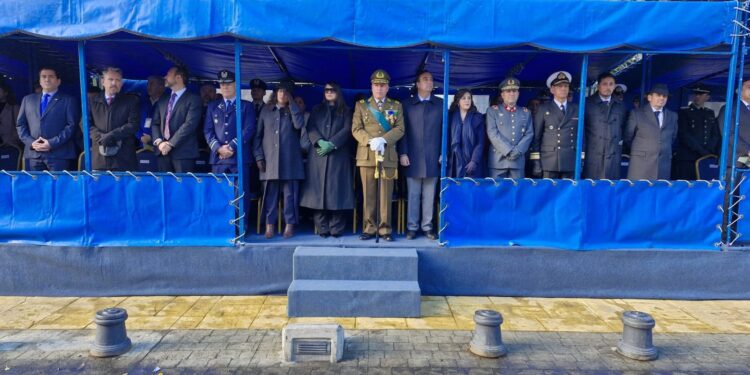 Carabineros de Magallanes celebra 99 años con masivo desfile y anuncia histórica renovación de flota para zonas extremas.
