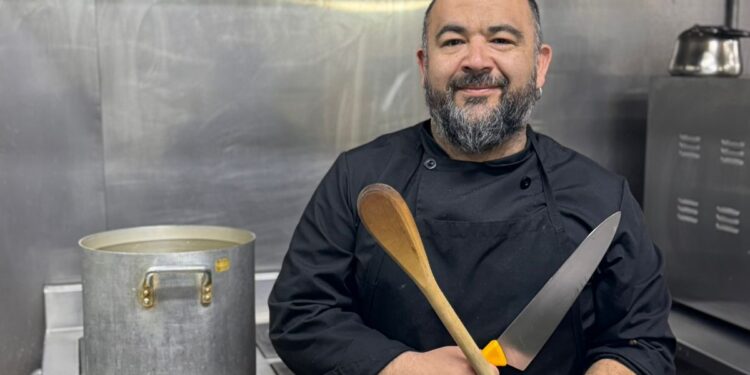 Cocina extrema: Samuel Silva y el desafío de nutrir a la ciencia en el entorno más exigente del planeta.