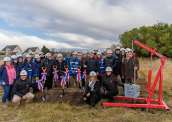 «Primera piedra marca el inicio del moderno Condominio España en el corazón de Punta Arenas».