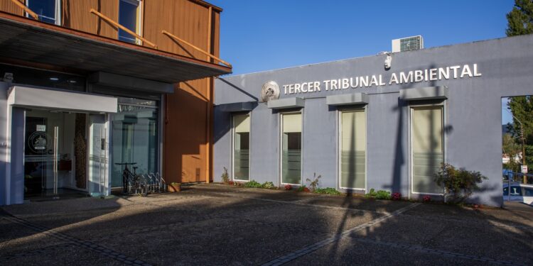 Tribunal realizó audiencia en demanda contra municipio de Puerto Natales por gestión de vertedero.