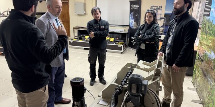 Seremi Carlos Olave tras visita a laboratorios de INACH: «Invertir en equipamiento es clave para fortalecer la ciencia antártica».