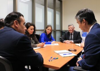 Servicio de Reinserción Juvenil y Juzgado de Garantía de Punta Arenas estrechan lazos para fortalecer el sistema penal adolescente.