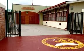 Denuncian plaga de roedores en Escuela Juan Ladrilleros: Clases se retoman tras operativo de sanitización.