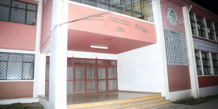 Estudiante protagoniza violento incidente en Liceo Industrial de Punta Arenas