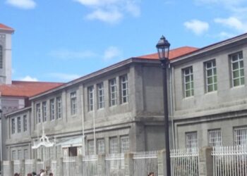 Grave denuncia por bullying en el Liceo María Auxiliadora de Punta Arenas, alumna terminó intoxicada