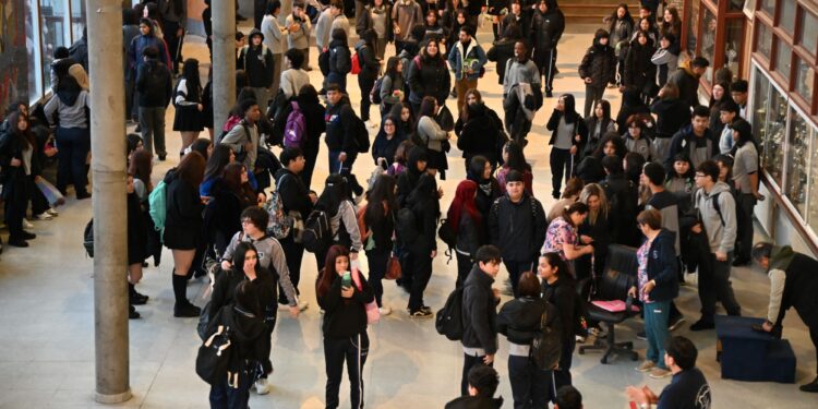 Liceo María Behety reabre sus puertas tras millonaria inversión en nuevo sistema de calefacción