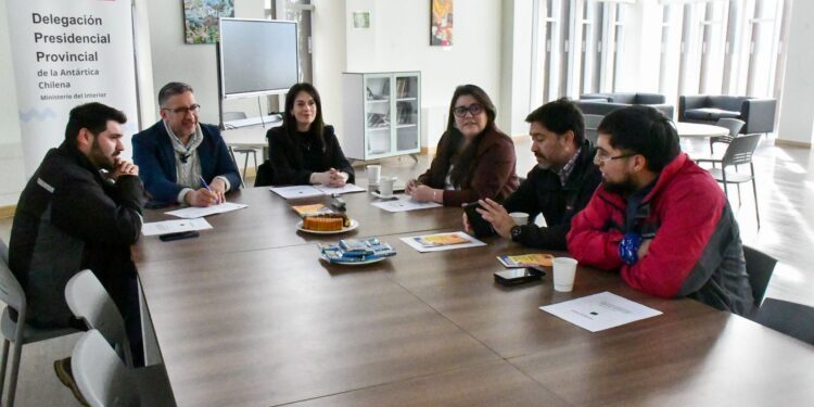 Delegado Rodolfo Moncada impulsa operativos “Gobierno en Terreno” y actividades para trabajadores en Puerto Williams