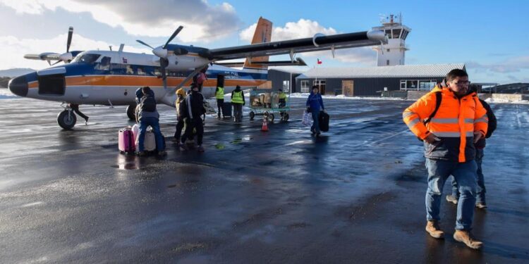 Autoridades buscan mejorar subsidios de conectividad para la Provincia Antártica Chilena