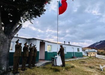 Carabineros conmemora su 99° aniversario en Yendegaia destacando su labor en zona extrema