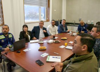 Hito en Puerto Williams: Aeródromo Guardiamarina Zañartu conforma su primer Comité Local de Seguridad de la Aviación Civil.