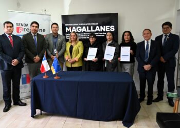 SLEP Magallanes y SENDA refuerzan prevención de alcohol y drogas en tres establecimientos educacionales