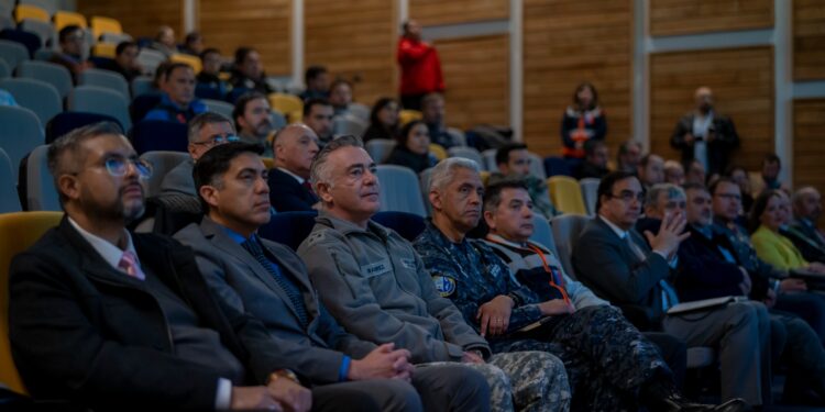 Autoridades refuerzan coordinación ante riesgos de invierno y anuncian simulacro regional de sismo-tsunami en Magallanes