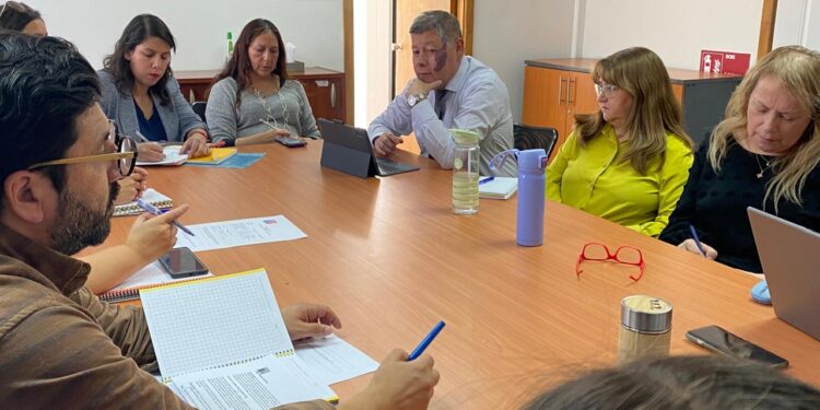 Refuerzan coordinación para la reinserción juvenil a través de Mesa de Gestión de Casos en Magallanes