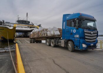 Cabo de Hornos refuerza reciclaje con nuevo envío de residuos desde Puerto Williams a Punta Arenas