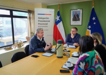 Municipio de Cabo de Hornos y Delegación Provincial refuerzan alianza estratégica para atender demandas ciudadanas».