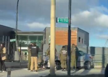 Accidente en la Costanera: Colisión frente al Centro Cultural moviliza a personal de emergencia.