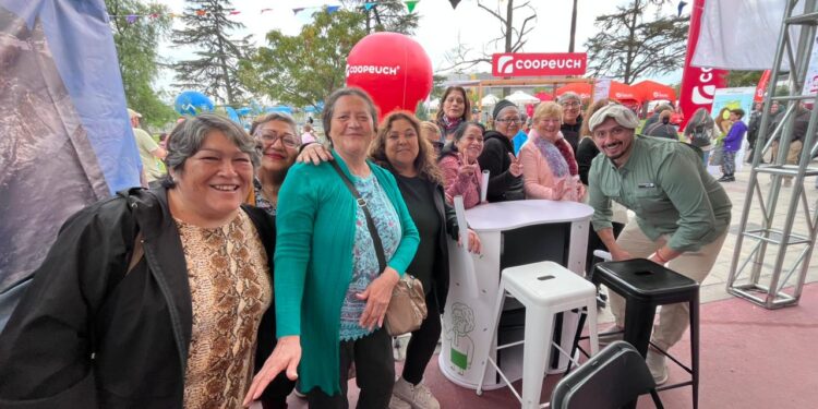 Más de 12 mil personas asistieron al Carnaval Mayor de Sernatur con destacada participación de Magallanes