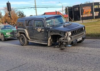 Persecución termina con choque y un detenido en concurrida intersección de Punta Arenas