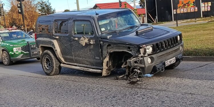 Persecución termina con choque y un detenido en concurrida intersección de Punta Arenas
