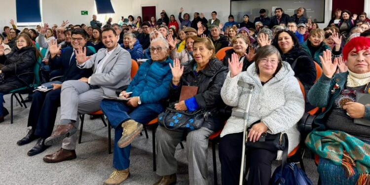 Más de 163 dirigentes sociales se capacitan en Punta Arenas para acceder a fondos que fortalecen sus organizaciones