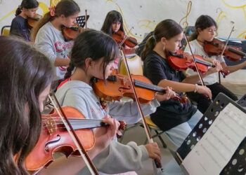 Fundación Artes de la Patagonia Austral lleva música y cultura de Puerto Natales a Rapa Nui