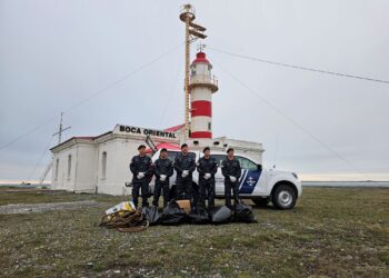 Con limpieza de playas en Punta Delgada se da inicio al Mes del Mar 2026 en Magallanes