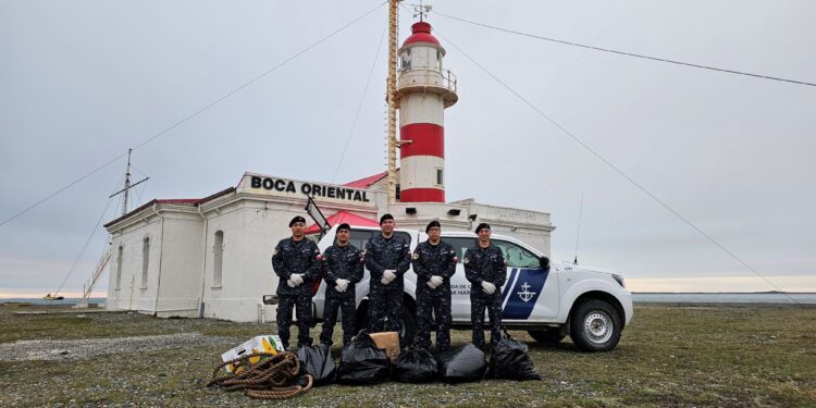 Con limpieza de playas en Punta Delgada se da inicio al Mes del Mar 2026 en Magallanes