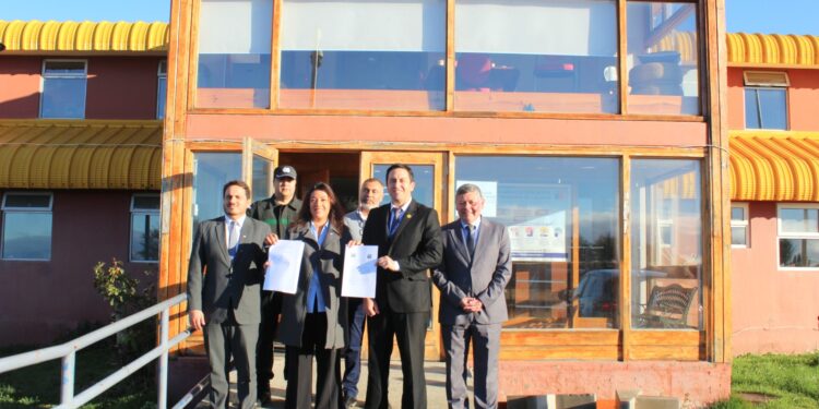 Servicio de Reinserción Juvenil y SLEP Magallanes garantizan continuidad educativa para jóvenes privados de libertad