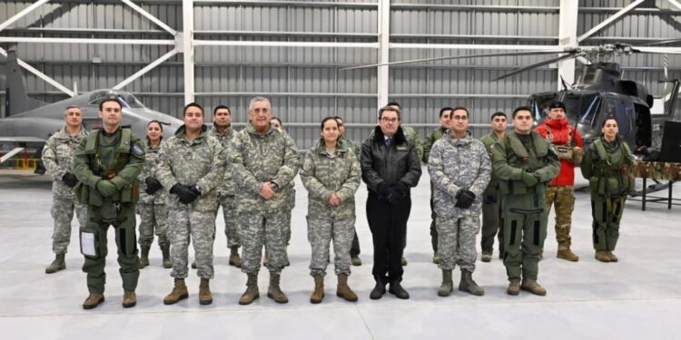 Ministro de Defensa encabezó Consejo Aéreo en Punta Arenas y destacó rol estratégico de la FACH en Magallanes y la Antártica