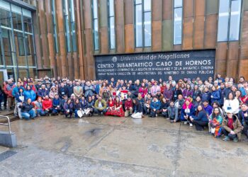 Puerto Williams se convirtió en epicentro de la ciencia subantártica con conferencia internacional sobre cambio climático