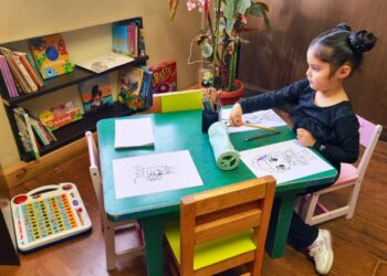 Bienes Nacionales habilita punto de lectura infantil para apoyar a familias durante trámites en Punta Arenas