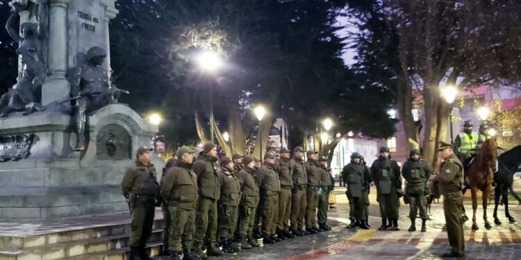 Carabineros despliega operativo de acercamiento comunitario en Magallanes y registra dos detenidos