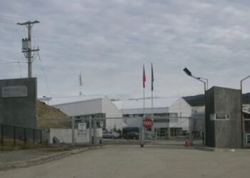 Investigan ingreso de celulares al penal de Punta Arenas, funcionaria habría sido amenazada por interno