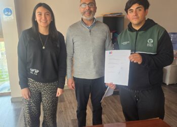Club Deportivo Prat y Centro de Cumplimiento Juvenil sellan alianza para apoyar la reinserción social de jóvenes