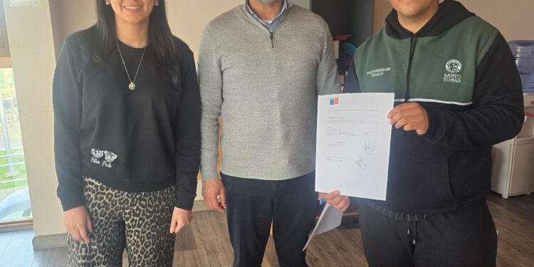 Club Deportivo Prat y Centro de Cumplimiento Juvenil sellan alianza para apoyar la reinserción social de jóvenes