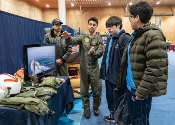 Cerca de 900 estudiantes participaron en Feria Vocacional Naval en Punta Arenas
