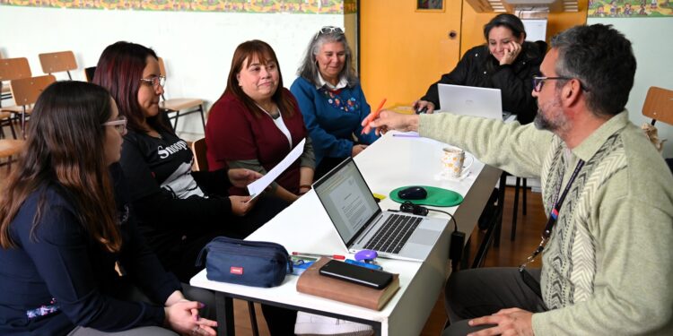 Agencia de Calidad de la Educación destaca avances de la Escuela Portugal tras resultados del Simce.