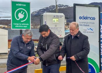 Puerto Williams inaugura el electrocargador más austral del continente y avanza en electromovilidad