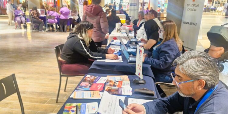 Plaza ciudadana en Punta Arenas visibilizó la fibromialgia y anunció nuevo programa regional de atención integral