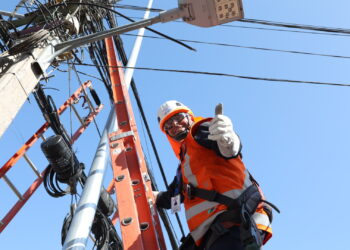 Gobierno inicia histórico plan nacional para ordenar y retirar cables en desuso